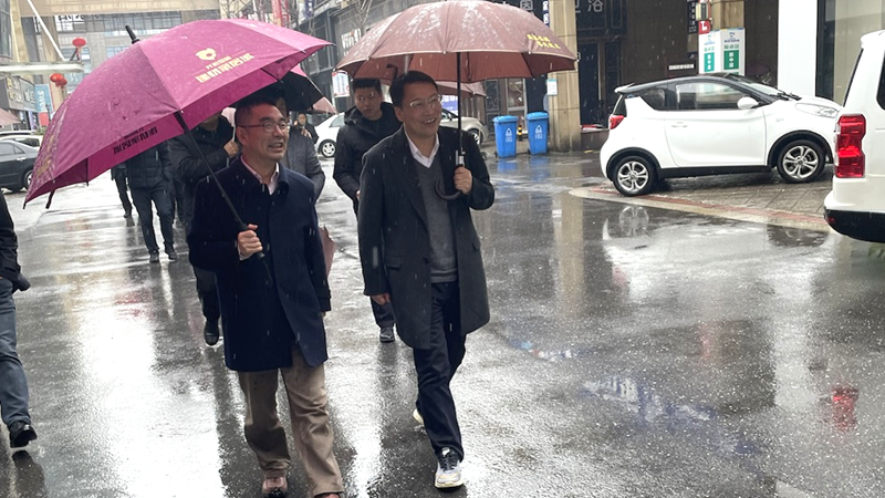 武义县委常委、副县长邱凌云一行调研龙游国际建材家居城