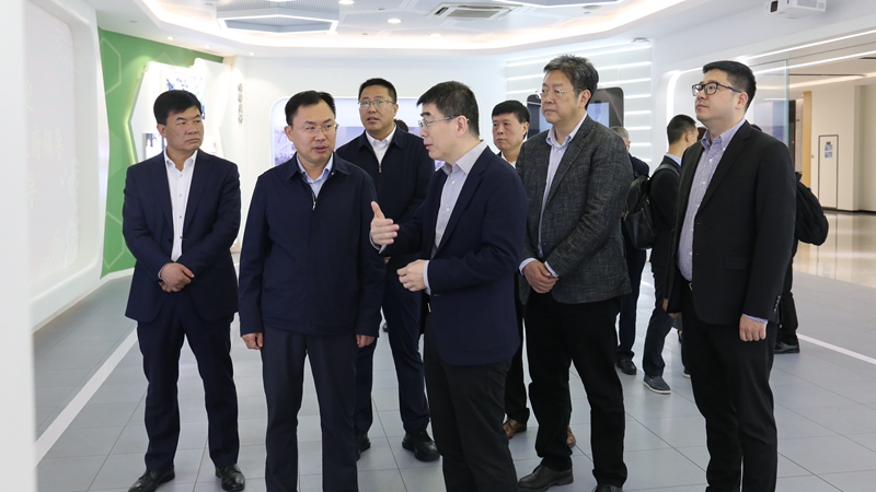 兰州市委常委、副市长胡俊锋到访明日控股