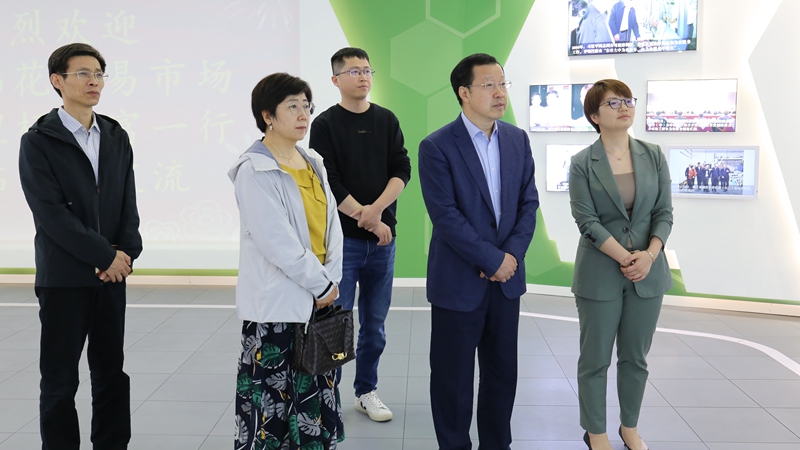 全国棉花交易市场总经理杨宝富到访明日控股